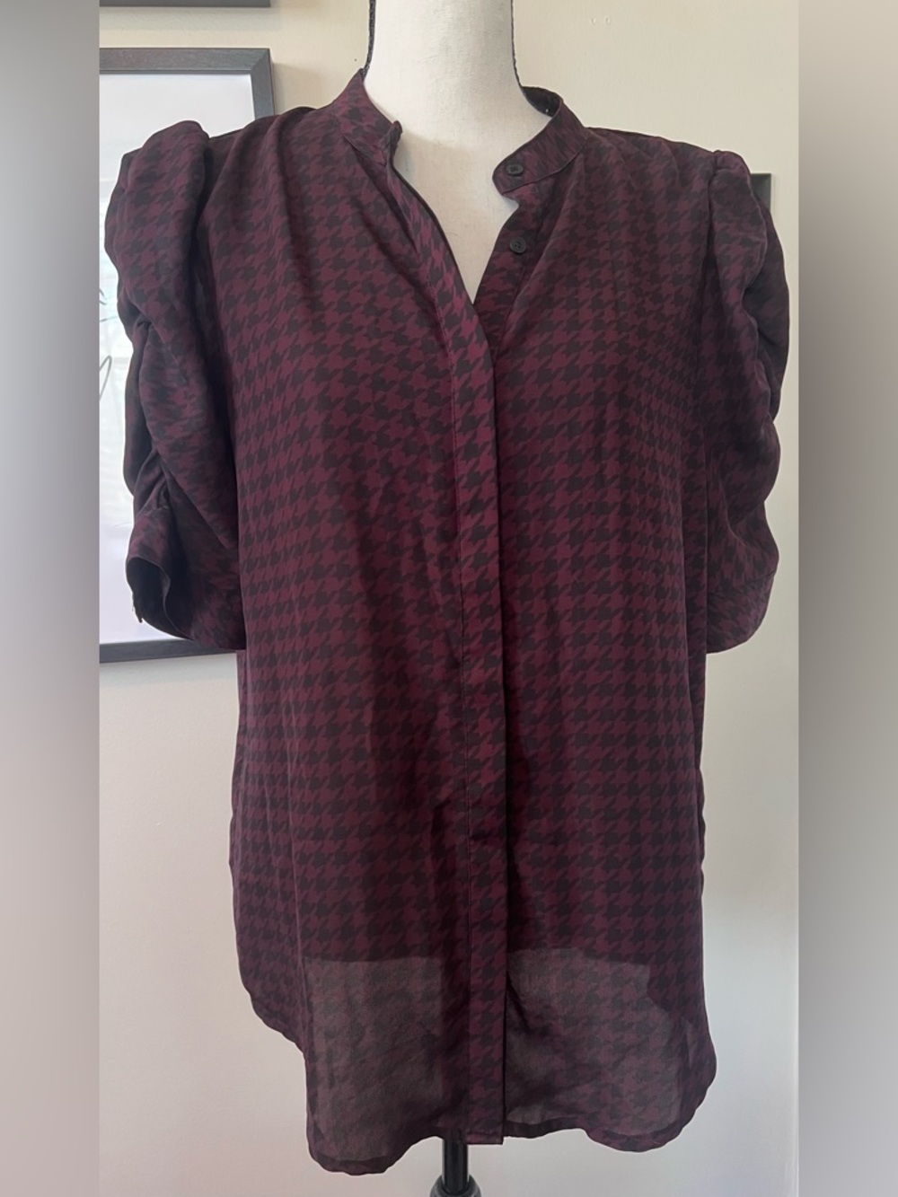 Laundry By Shelli Segal Burgundy Houndstooth Button-Front Blouse